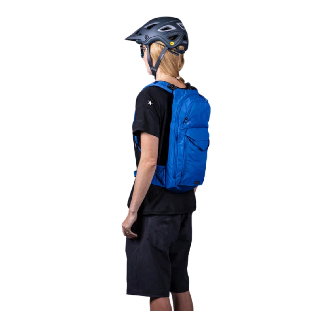 תיק רכיבה וטיולים + שלוקר 6 ליטר אבוק Evoc Stage 6 אפור