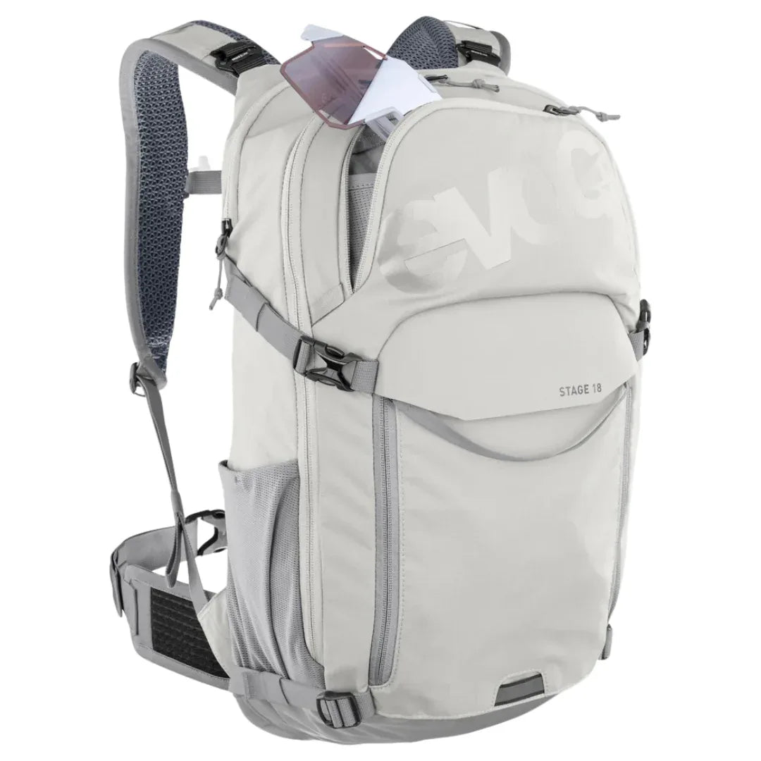 תיק רכיבה וטיולים 18 ליטר אבוק Evoc Stage 18 שמנת - Bikes Online