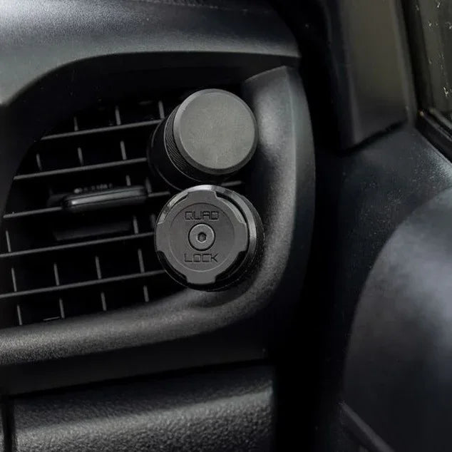 התקן מעמד לטלפון לרכב חיבור לתריסי מזגן Quad Lock Car Vent Mount - Bikes Online