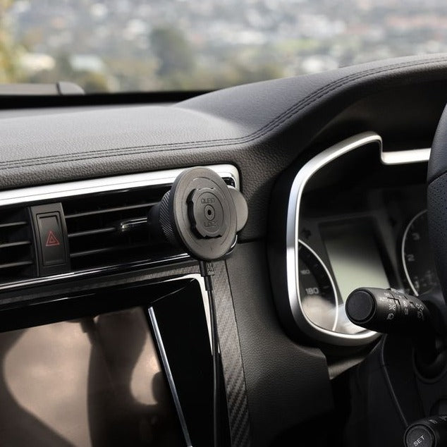 התקן מעמד לטלפון לרכב חיבור לתריסי מזגן Quad Lock Car Vent Mount - Bikes Online