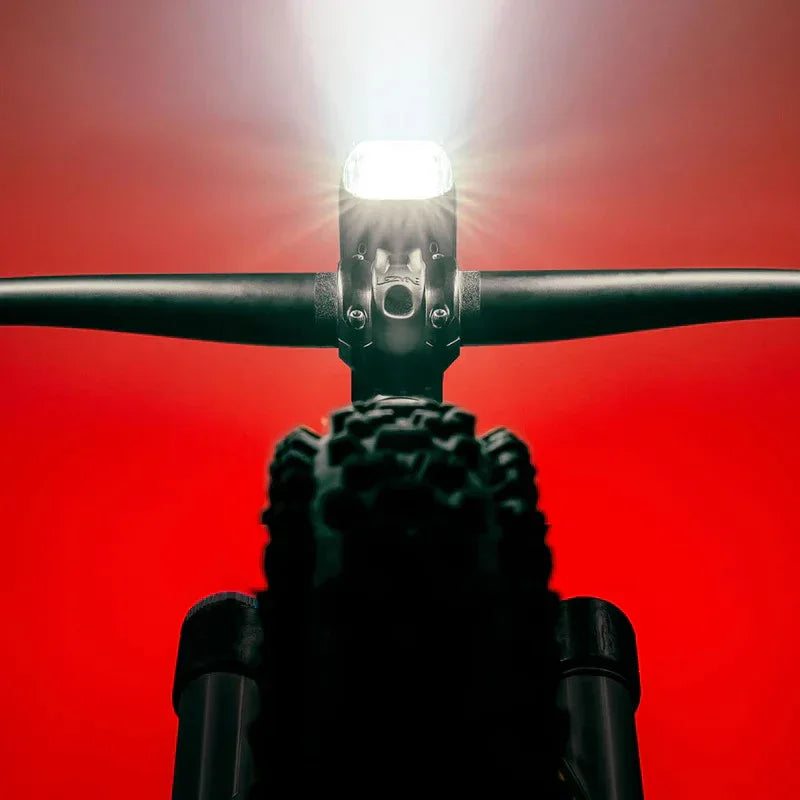 פנס קדמי לאופניים נטען Lezyne Mega Drive 2400 PLUS - Bikes Online
