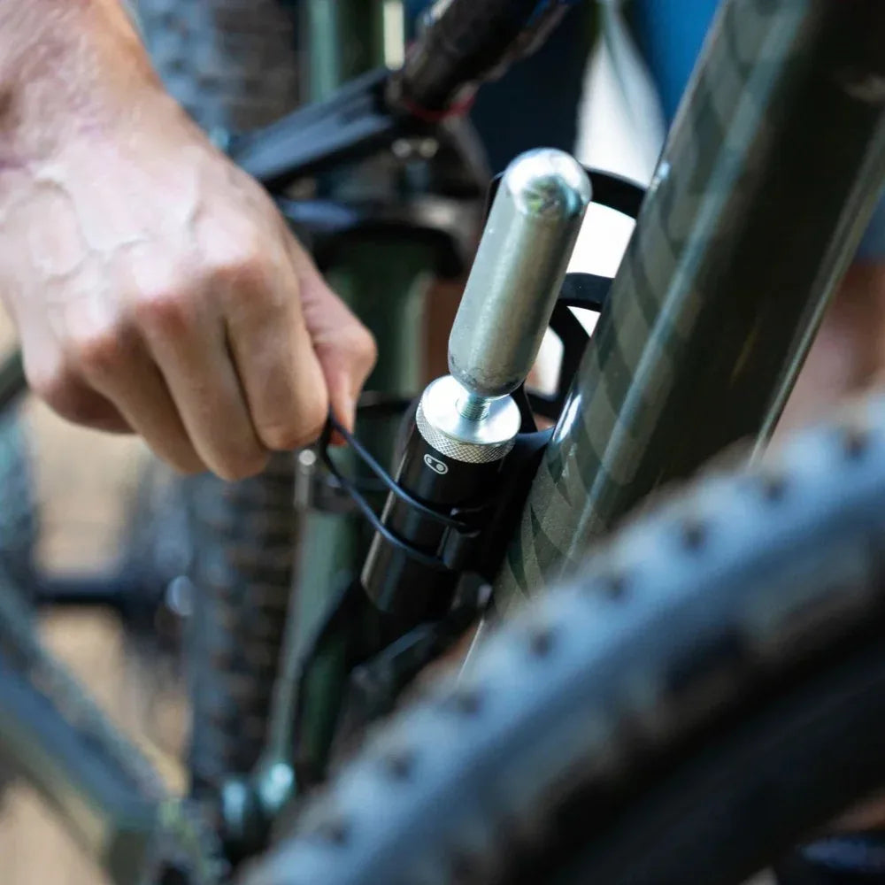 משאבה CO2 וקיט תיקן טיובלס CrankBrothers CIGAR PLUG - Bikes Online