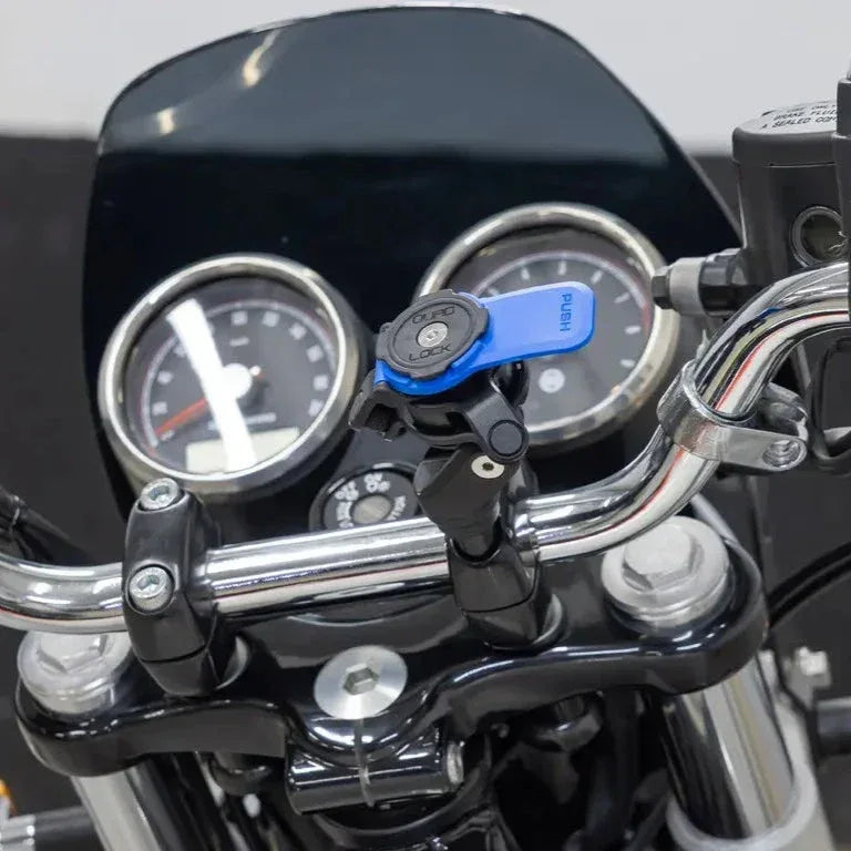 התקן מעמד לטלפון עם חיבור לבורג תפס כידון לאופנוע Quad Lock Handlebar Clamp Bolt Mount - Bikes Online