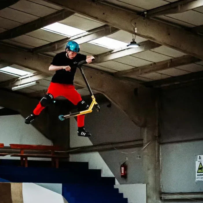 קורקינט פעלולים סקוט מקצועי סלאם SLAMM Assault Neochrome - Bikes Online