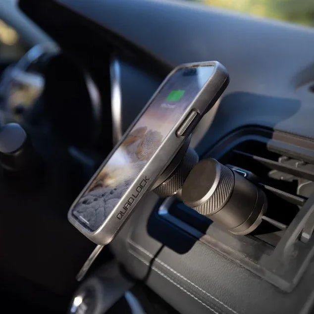 התקן מעמד לטלפון לרכב חיבור לתריסי מזגן Quad Lock Car Vent Mount - Bikes Online