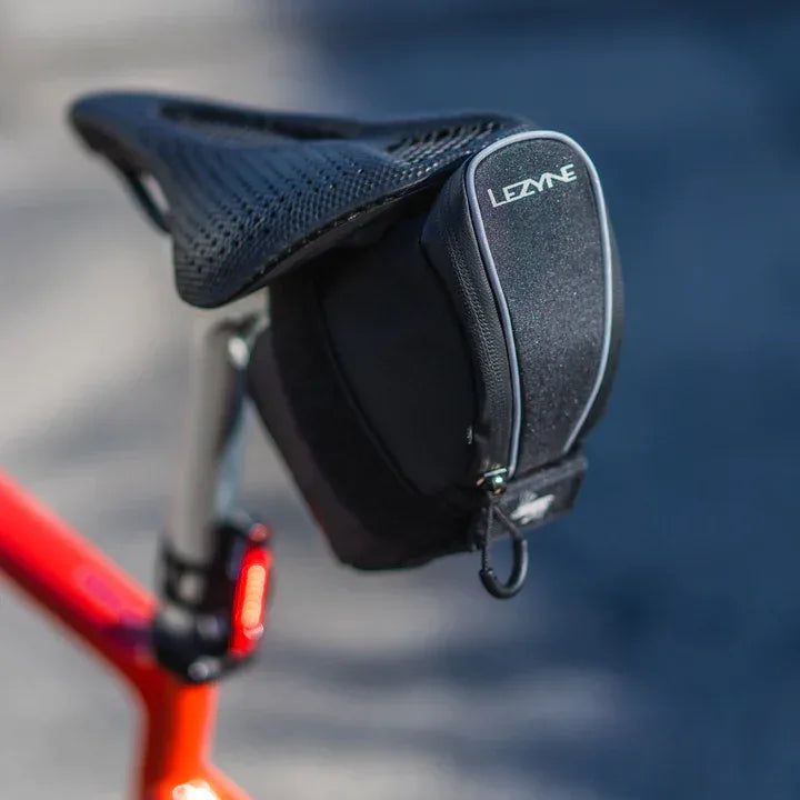 תיק אוכף לאופניים Lezyne Micro Caddy Md - Bikes Online