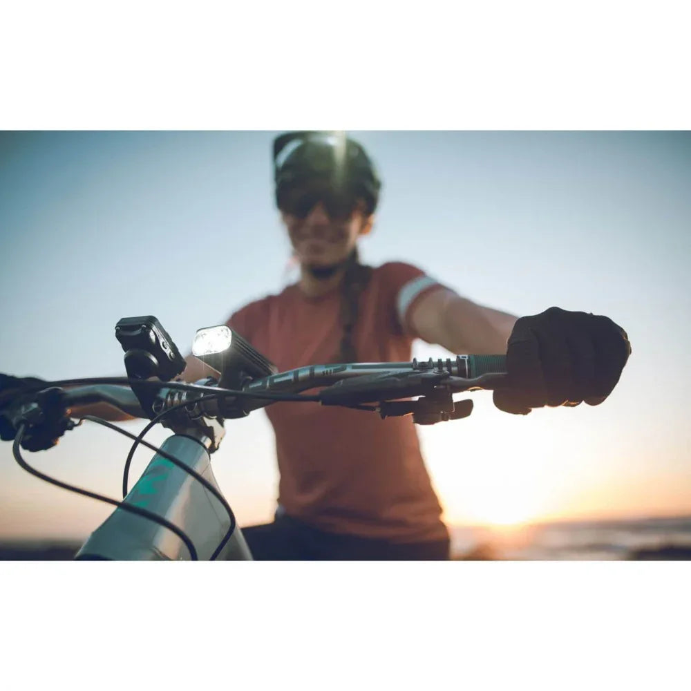 פנס נטען Lezyne Macro Drive 1300XXL - Bikes Online