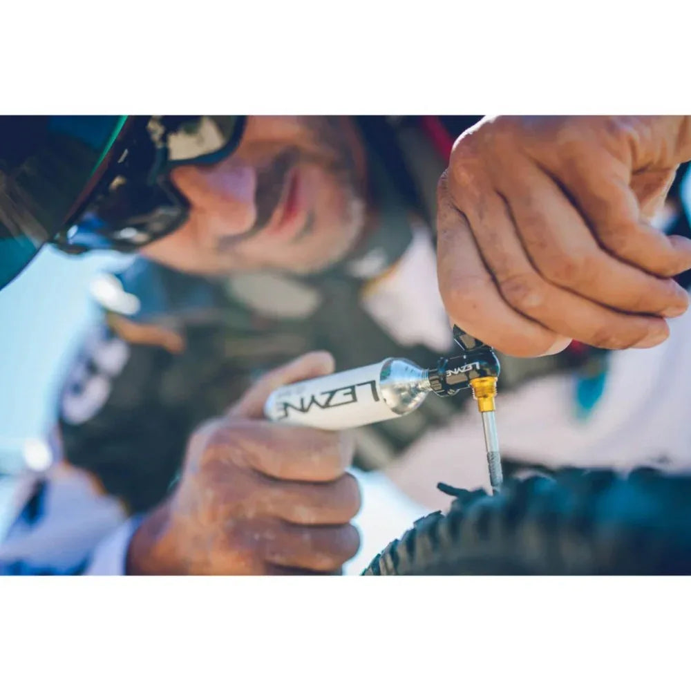 משאבה CO2 וקיט תיקן טיובלס LEZYNE Blaster - Bikes Online
