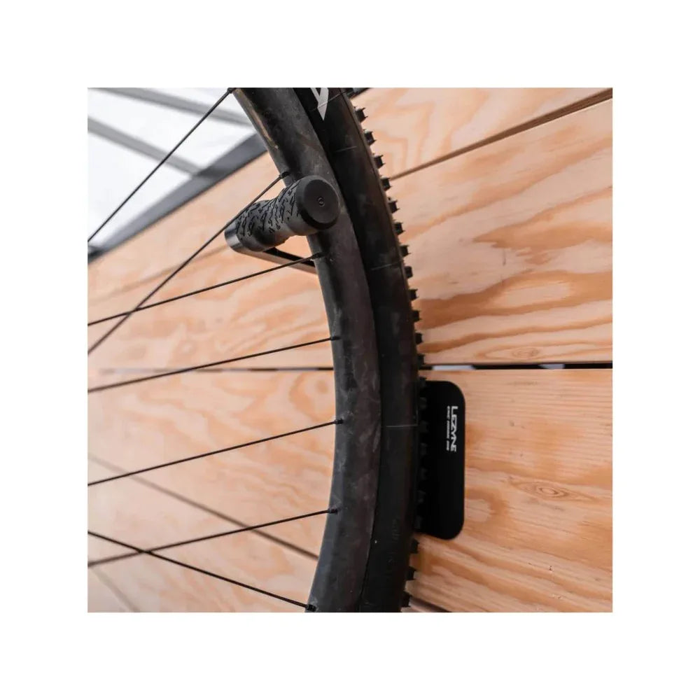 מתלה לתליית לאופניים לקיר לגלגל Lezyne Stainless Wheel Hook - Bikes Online