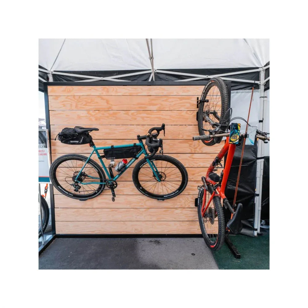 מתלה לתליית לאופניים לקיר לגלגל Lezyne Stainless Wheel Hook - Bikes Online