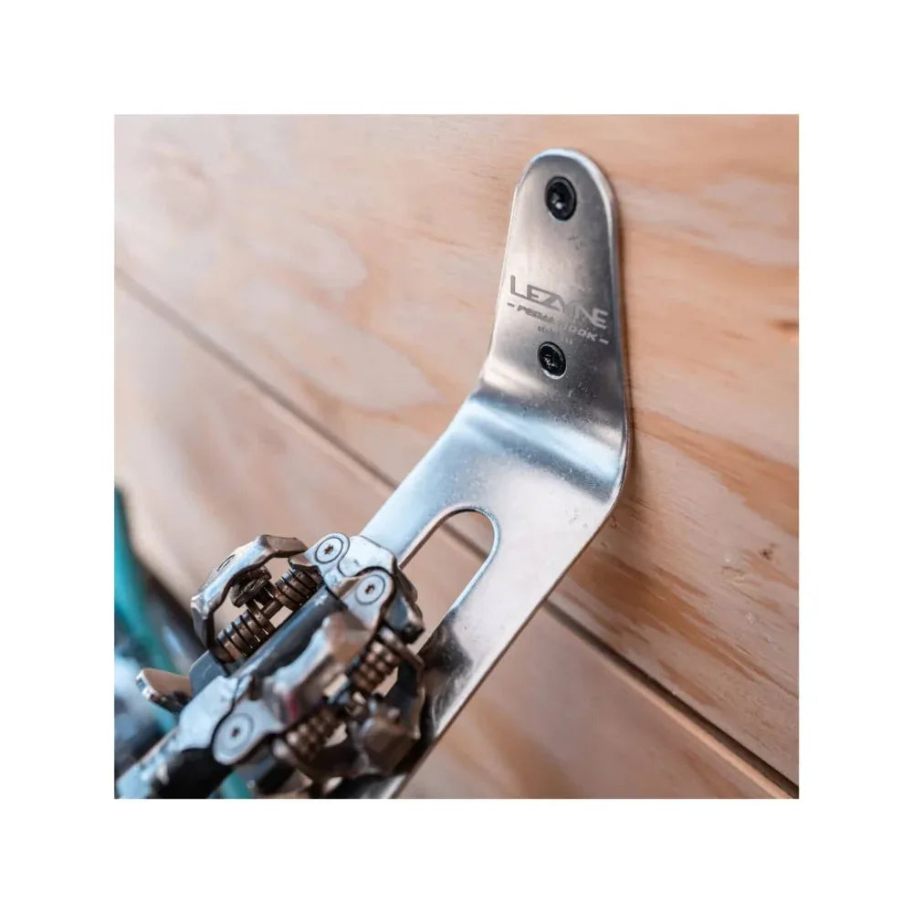 מתלה לתליית אופניים לקיר לפדל Lezyne Stainless Pedal Hook - Bikes Online