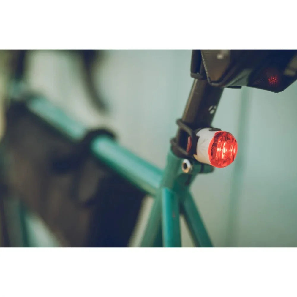 פנס אחורי לאופניים נצנץ Lezyne Femto USB Drive Rear - Bikes Online