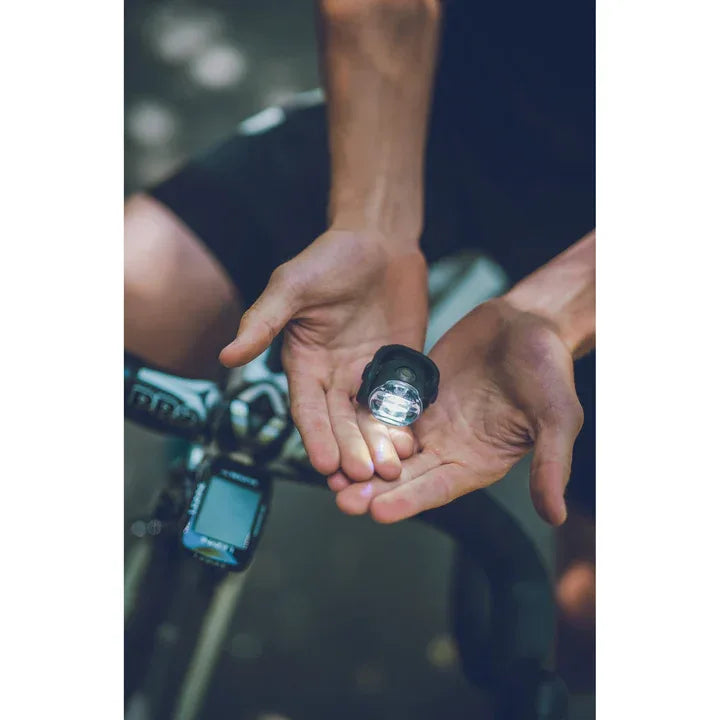 פנס קדמי לאופניים נצנץ Lezyne Femto USB Drive Front - Bikes Online