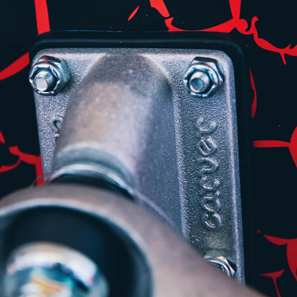 סקייטבורד קארבר מקצועי 31.52" Santa Cruz Carver Flame Dot Shark 31.52"