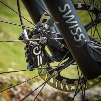 סט ידיות וקליפרים הידראולי מגורה MAGURA MT5 eSTOP - Bikes Online