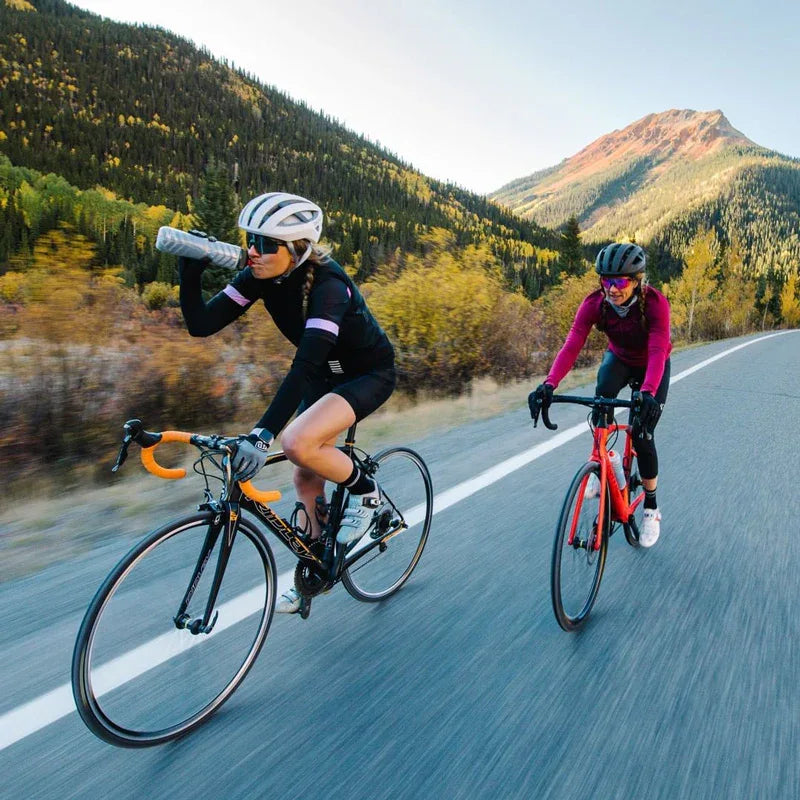 בקבוק מים לאופניים 20/24 לחיץ תרמי קר כחול Polar Bottle SurgeCap - Bikes Online