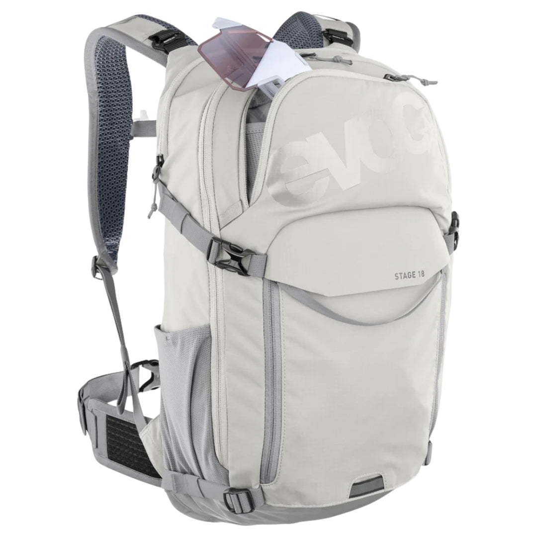 תיק רכיבה וטיולים 18 ליטר אבוק Evoc Stage 18 שמנת