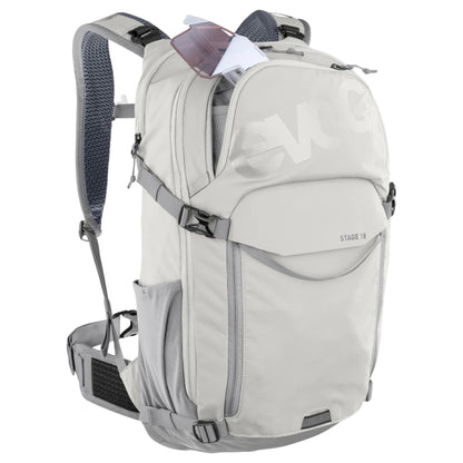 תיק רכיבה וטיולים 18 ליטר אבוק Evoc Stage 18 שמנת