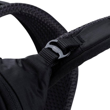 תיק רכיבה וטיולים 12 ליטר אבוק Evoc Stage 12 שחור