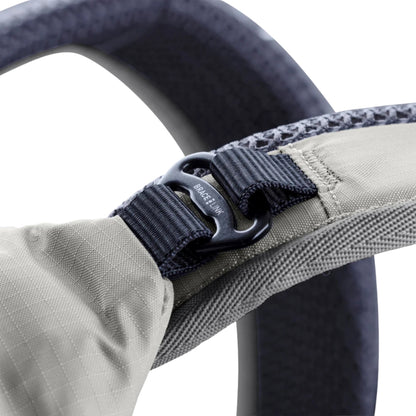 תיק רכיבה וטיולים 18 ליטר אבוק Evoc Stage 18 שמנת