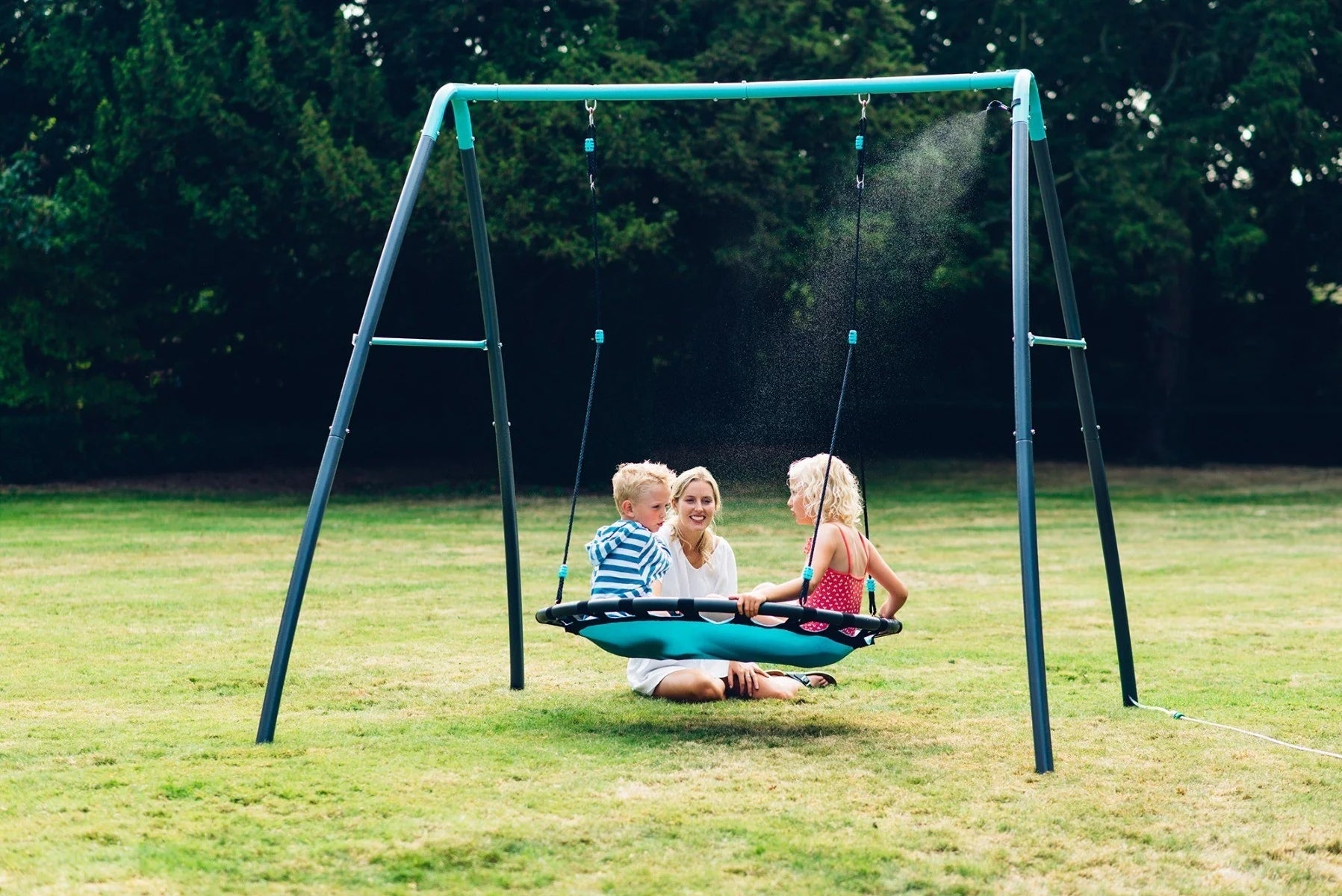 Plum Metal Mist Nest Swing  נדנדת קן עם מרססת מים
