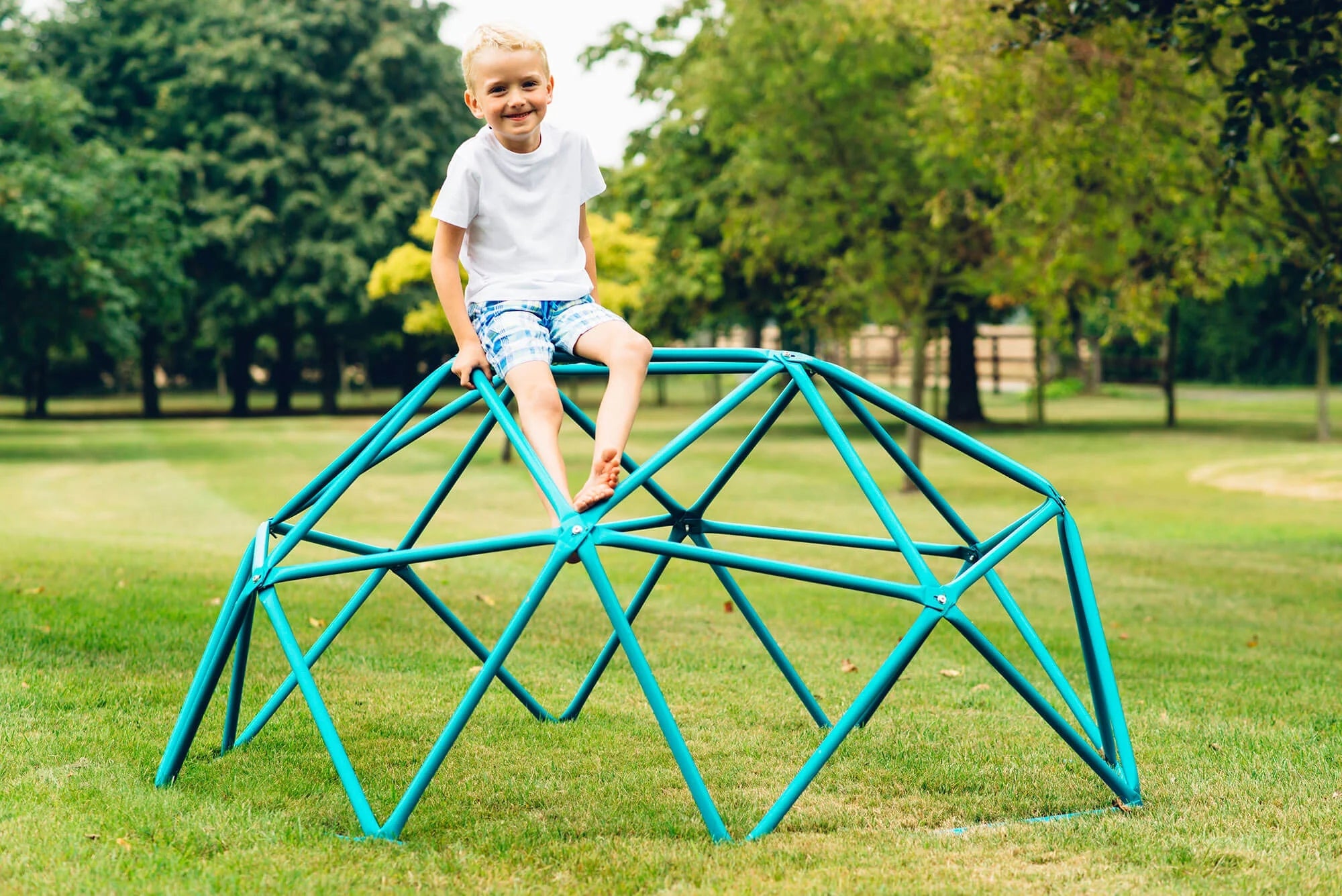 כיפת טיפוס גיאומטרית עם מגלשה לגינה Plum Deimos Climbing Slide With Dome