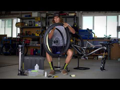 משאבת רצפה לאופניים עם מד לחץ ותא אויר לטיובלס טופיק Topeak JoeBlow® BOOSTER