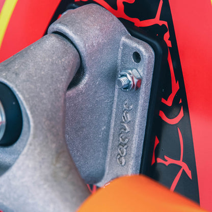 סקייטבורד קארבר מקצועי 31.52" Santa Cruz Carver Flame Dot Shark 31.52"