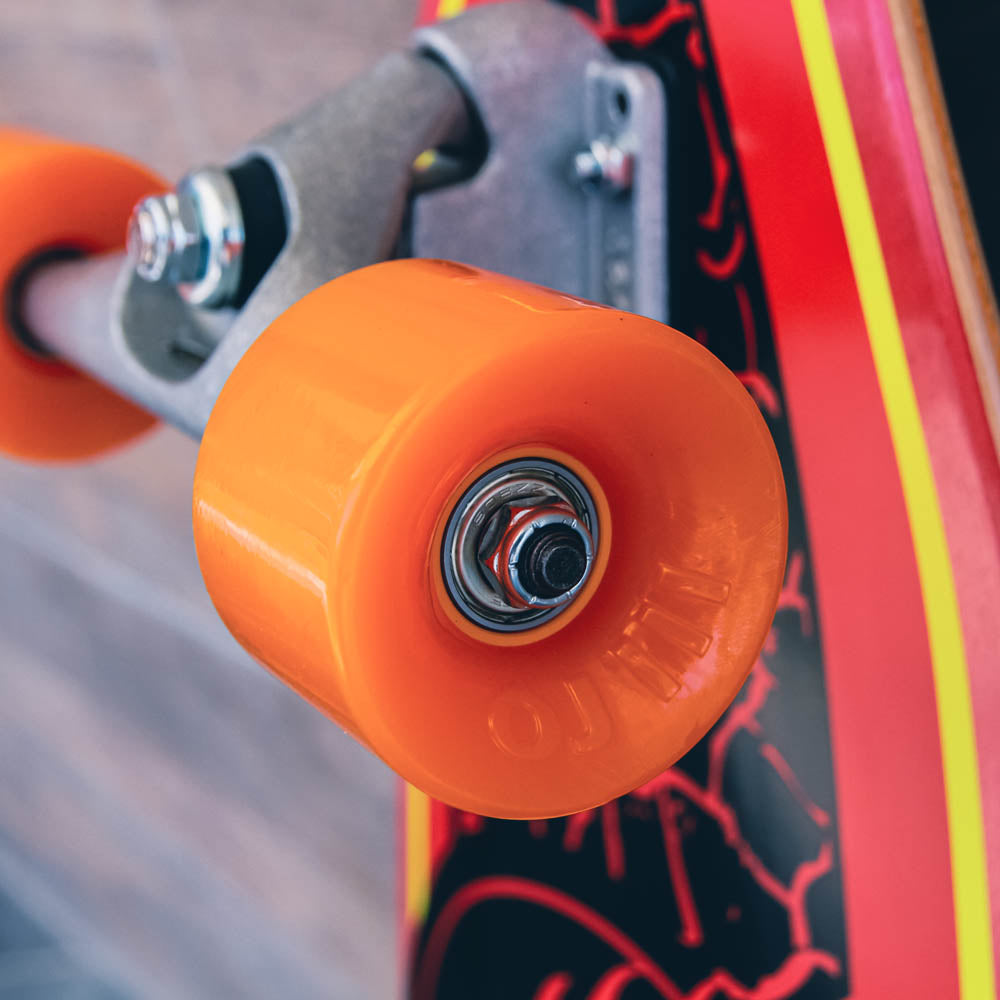 סקייטבורד קארבר מקצועי 31.52" Santa Cruz Carver Flame Dot Shark 31.52"