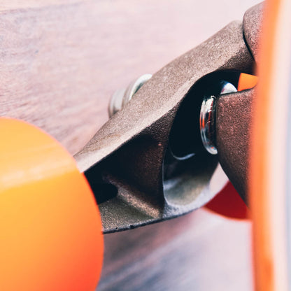 סקייטבורד קארבר מקצועי 31.52" Santa Cruz Carver Flame Dot Shark 31.52"